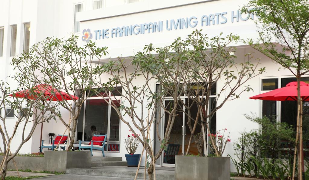 The Frangipani Living Arts Hotel And Spa Phnom-Penh Buitenkant foto