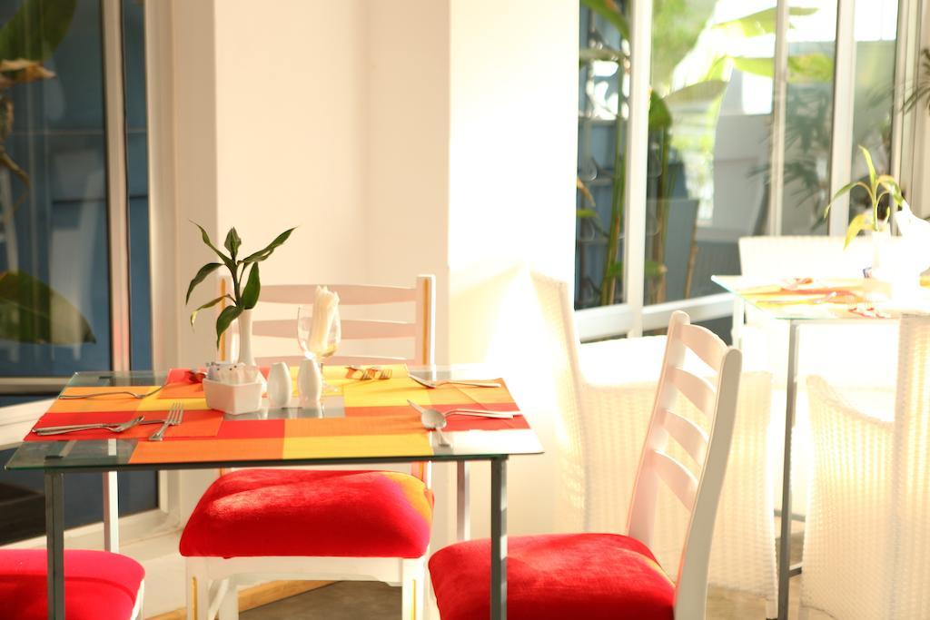 The Frangipani Living Arts Hotel And Spa Phnom-Penh Buitenkant foto