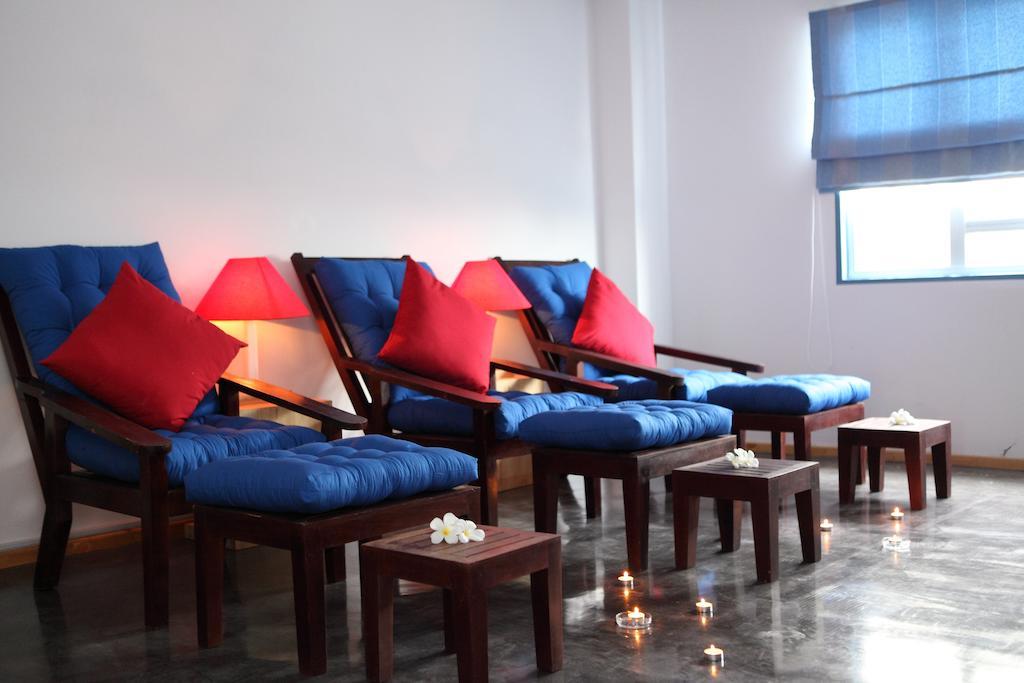 The Frangipani Living Arts Hotel And Spa Phnom-Penh Buitenkant foto