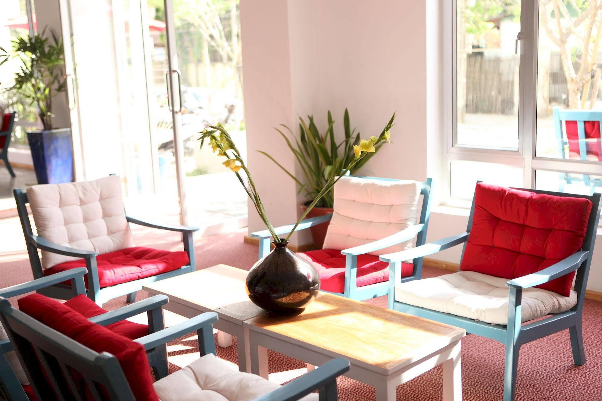 The Frangipani Living Arts Hotel And Spa Phnom-Penh Buitenkant foto