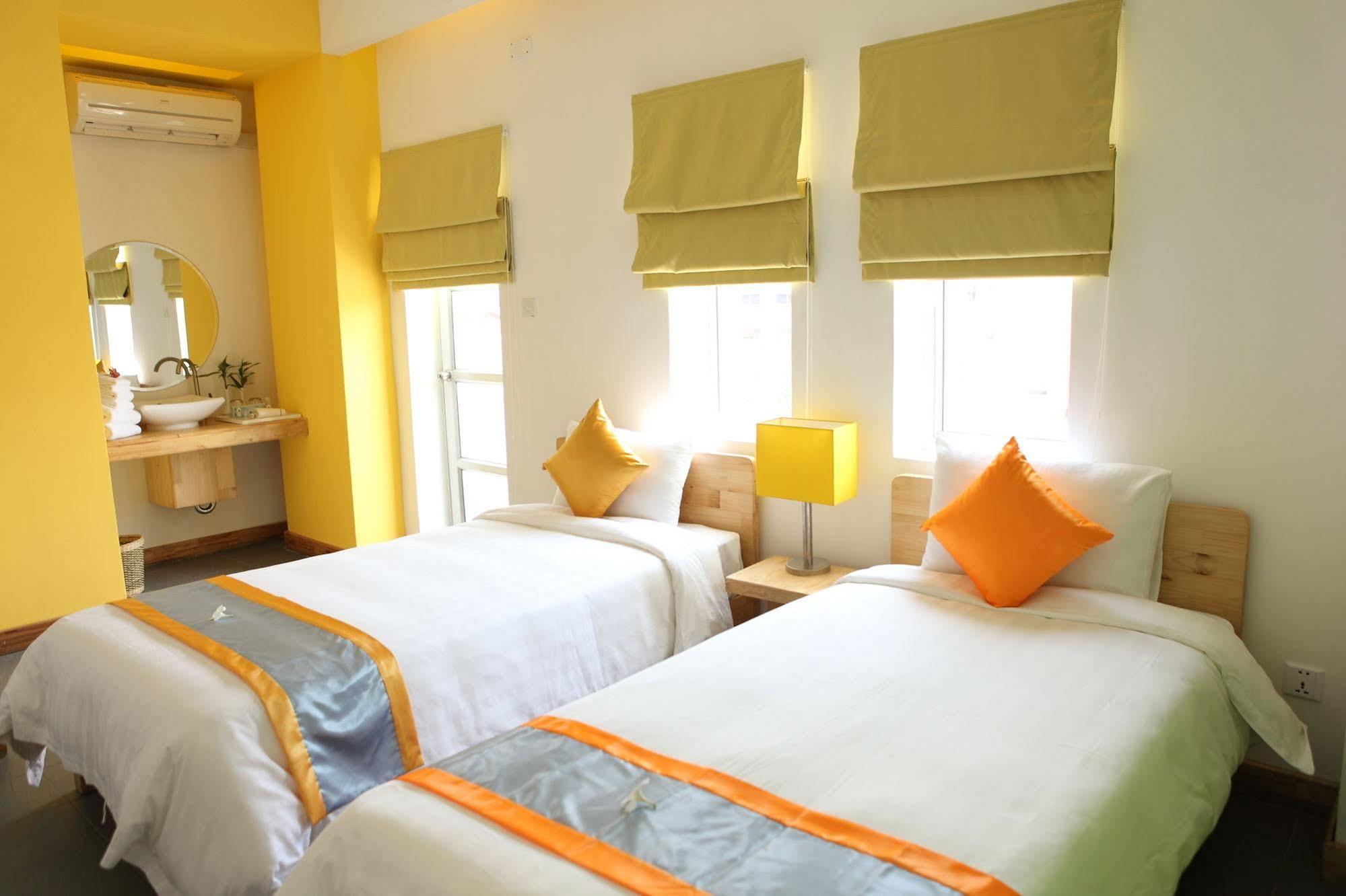 The Frangipani Living Arts Hotel And Spa Phnom-Penh Buitenkant foto